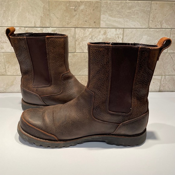 UGG Herrick Chelsea Boots Mens 10 Dark Brown Leather Pull On 3032